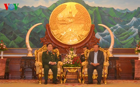 Министр обороны Вьетнама Нго Суан Лить прибыл в Лаос с официальным визитом - ảnh 1